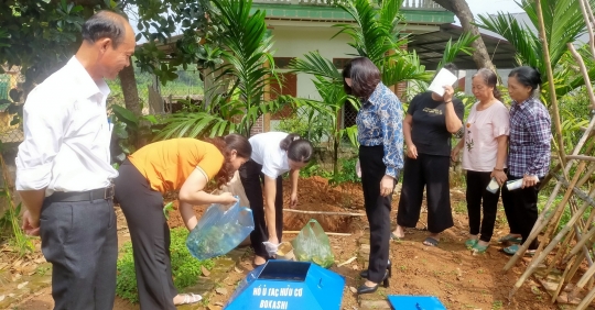 Biến rác thải hữu cơ thành phân bón, 'nhất cử lưỡng tiện'