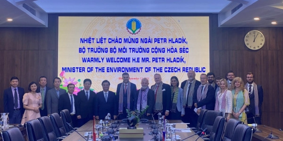 Việt Nam và Cộng hòa Séc tăng cường hợp tác trong việc thực thi Công ước CITES và ứng phó với biến đổi khí hậu