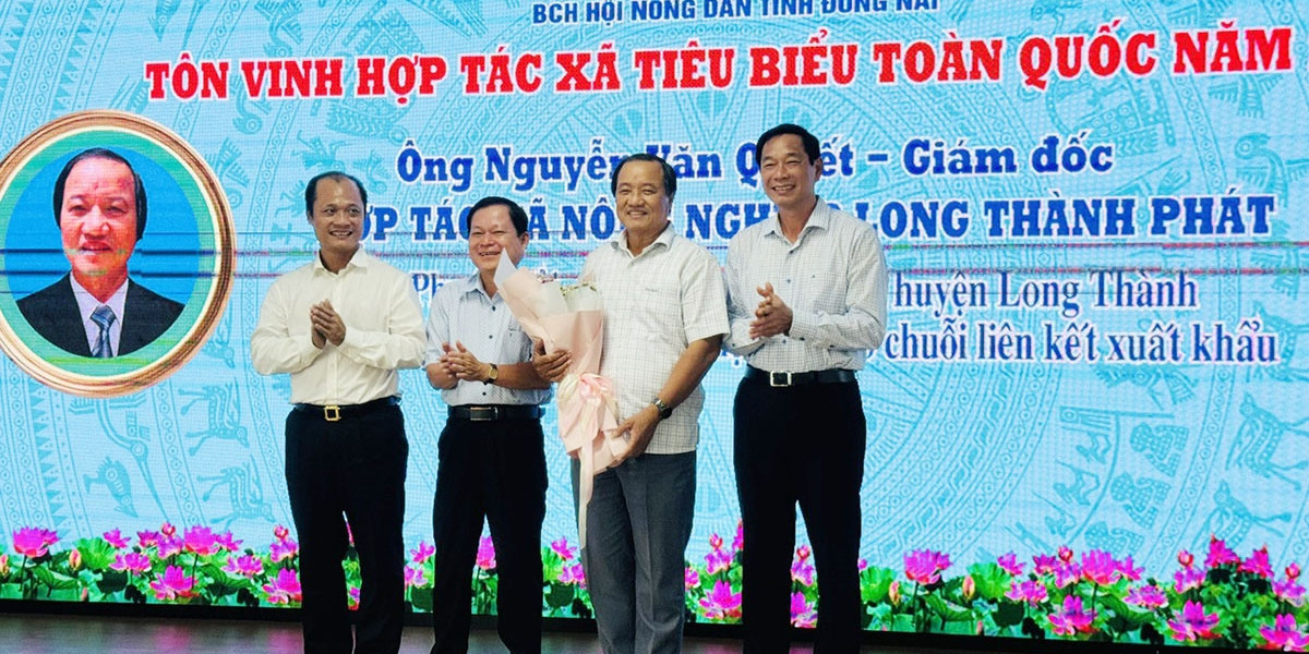 Hợp tác xã tiêu biểu nuôi gà công nghệ cao xuất khẩu