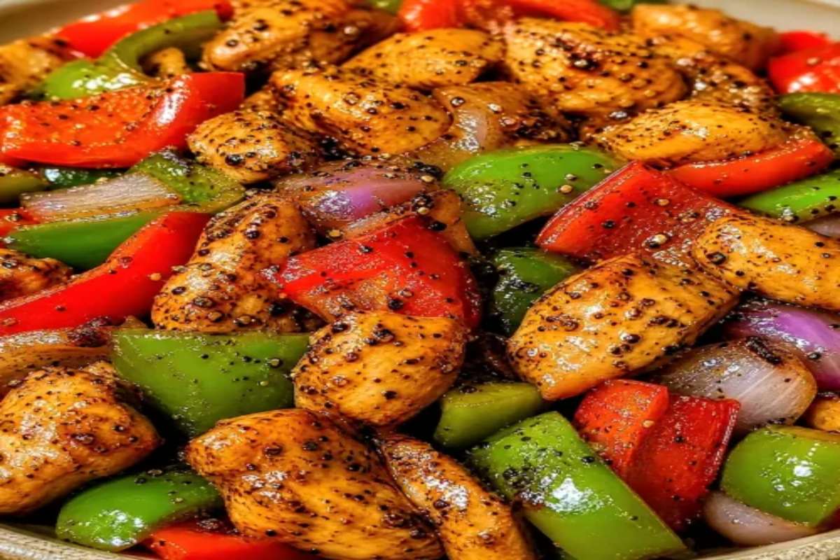 Chicken and Peppers Stir Fry | Easy Chinese Skillet Recipe