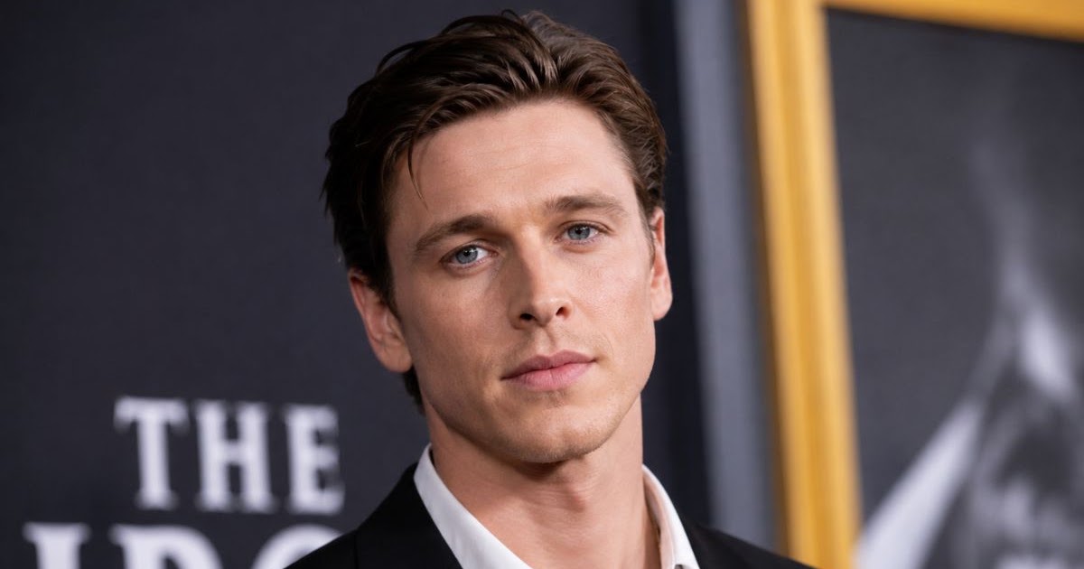 Harris Dickinson Biography 2026 | Net Worth and Age